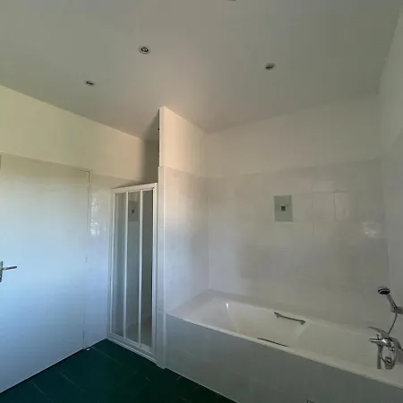 Сasa de vacaciones For 6 With Chateau View Monflanquin