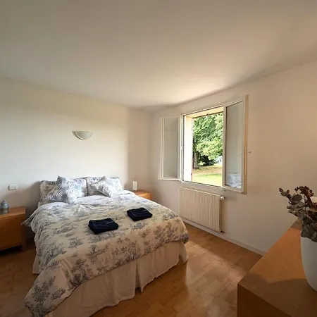 Сasa de vacaciones For 6 With Chateau View Monflanquin